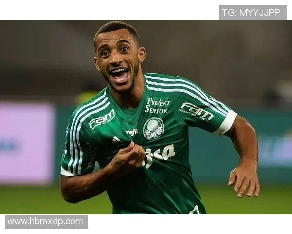 足球明星为小球迷们点赞 他们的热情与梦想激励我不断前行